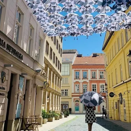 I & I Apart, Garage - Historical Old Town Apartment Bratislava