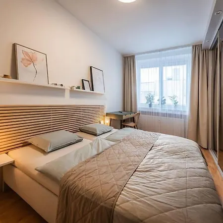 Daire I & I Apart, Garage - Historical Old Town *