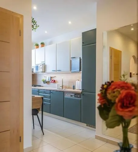 I & I Apart, Garage - Historical Old Town Apartamento *